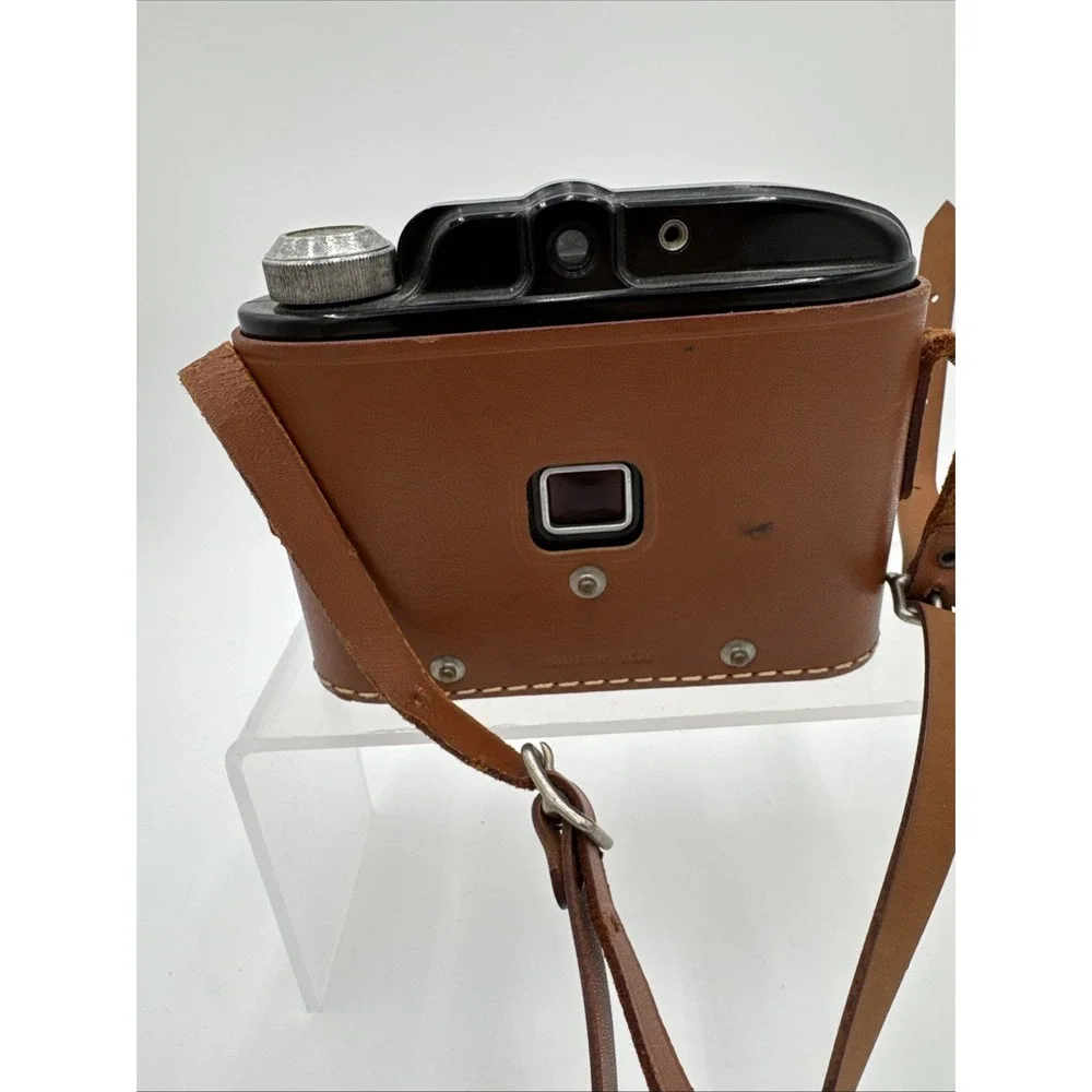 Vintage Beacon Two Twenty Five 225 Camera – 620 Film – 1950s Art Deco USA w/Case